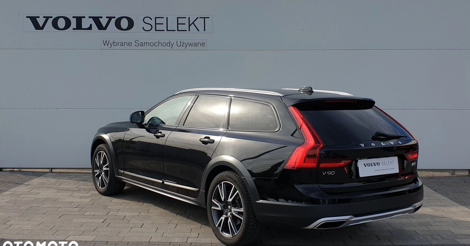 Volvo V90 Cross Country cena 149900 przebieg: 137552, rok produkcji 2018 z Wałbrzych małe 352